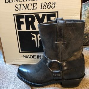 Gorgeous boots—a must for the fall!